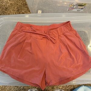 Lululemon size 4 coral shorts